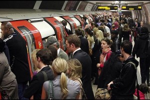 london-underground-passengers-train
